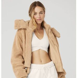 Alo Yoga Foxy Sherpa Teddy Jacket Camel XS